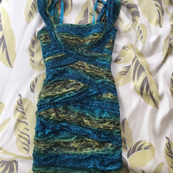 BCBGMaxAzria Dresses & Skirts - 🥂Gorgeous BCBG Maxazria Cocktail Dress🥂